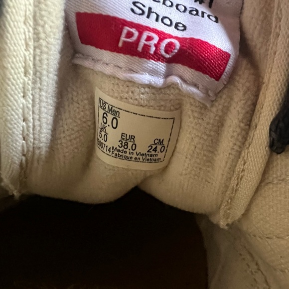 Van’s LA pro with glow in the dark side stripes.  Men sz 6.  Leather and rubber. - Picture 8 of 9